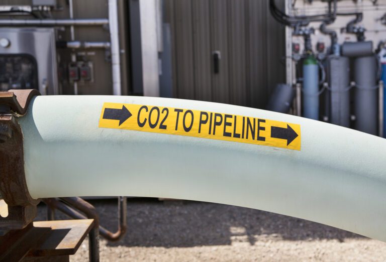 Upstream Americas, Heavy Oil – A pipeline transports CO2 from the Quest unit to injection sites for safe and permanent underground storage - Scotford Upgrader, near Fort Saskatchewan (northeast of Edmonton), Alberta in June 2015. Upon launching in 2015 Quest Carbon Capture and Storage Project will reduce CO2 emissions from Shell’s oil sands operations by more than one million tonnes a year by capturing CO2 from the Scotford Upgrader and permanently storing it deep underground. Quest is part of the Athabasca Oil Sands Project, a joint venture among Shell Canada Energy (60%), Marathon Oil Canada Corportation (20%) and Chevron Canada Limited (20%) and has received funding support from the governments of Alberta and Canada. HSSE approved 1177061-PC-D1-0434