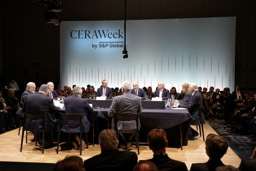 A group picture of the Strategic Roundtable at the CERAWeek conference